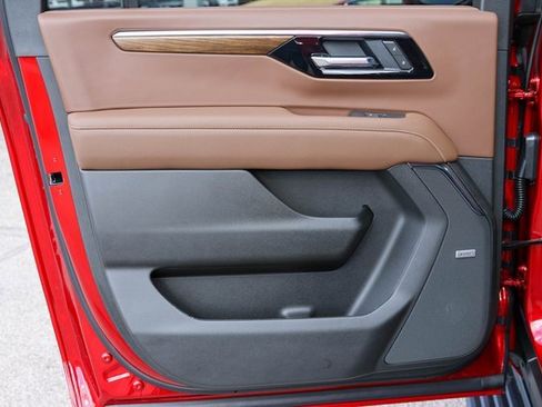 New 2026 Chevrolet Suburban High Country image 18