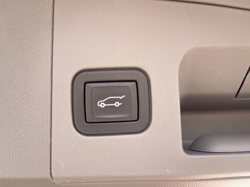 Used 2023 Cadillac XT5 Premium Luxury w/ LPO, Floor Liner Package FWD image 7