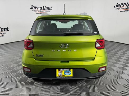 Used 2023 Hyundai Venue SEL w/ Cargo Package FWD image 8