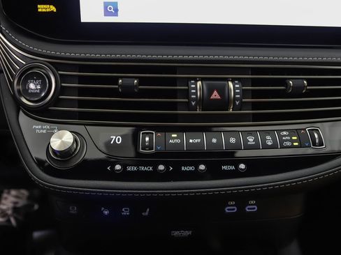 Used 2024 Lexus LS 500 AWD w/ Luxury Package image 17