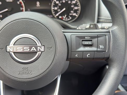 Used 2023 Nissan Rogue S FWD image 20