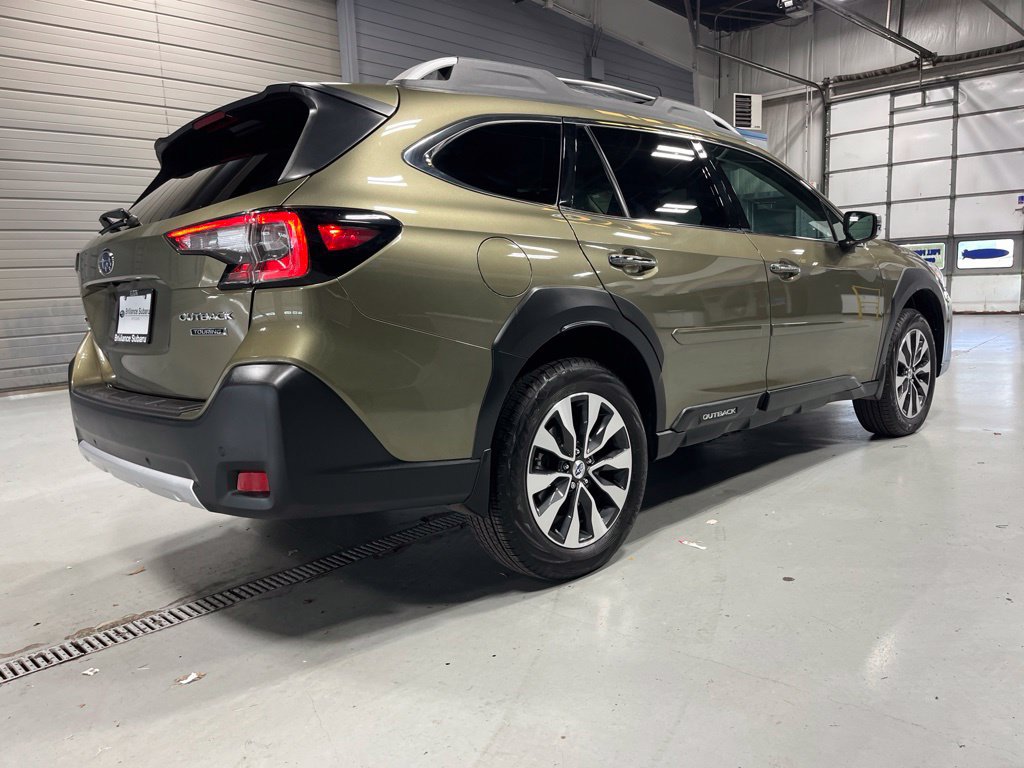 Certified 2025 Subaru Outback Touring AWD/4WD image 4
