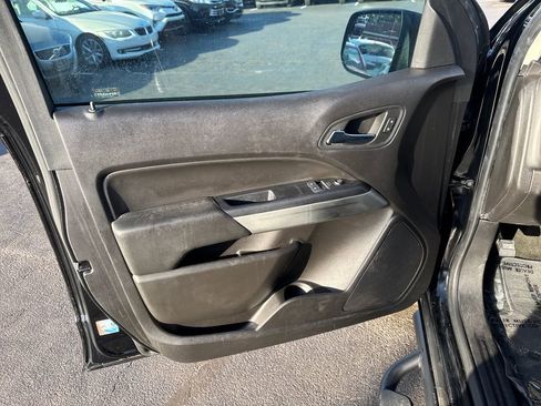 Used 2017 Chevrolet Colorado LT RWD image 23