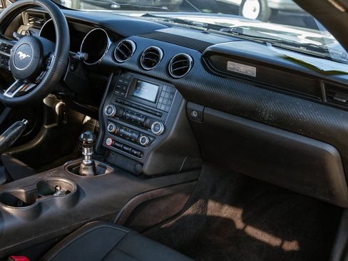 Used 2015 Ford Mustang Coupe image 11