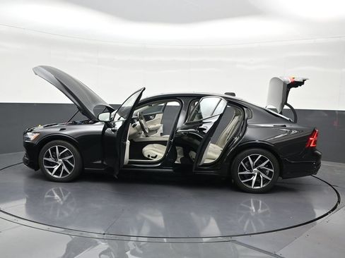 Used 2019 Volvo S60 T5 Momentum w/ Premium Package FWD image 33