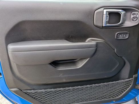 New 2025 Jeep Gladiator Sport image 13