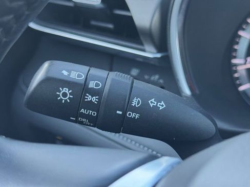 Used 2021 Toyota Highlander Limited image 27