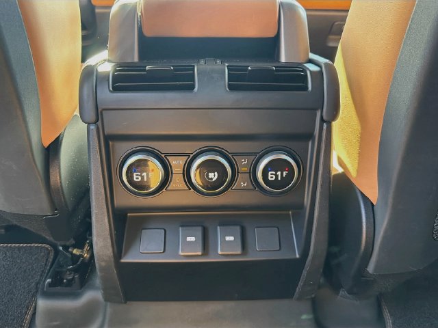 Used 2023 Land Rover Defender 110 SE AWD/4WD image 16