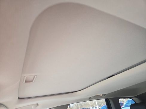 Used 2013 Jeep Grand Cherokee Laredo w/ Laredo E Group image 10