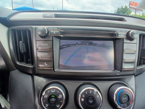 Used 2014 Toyota RAV4 LE FWD image 31