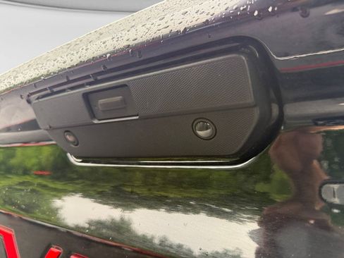 Used 2022 Chevrolet Silverado 1500 LT AWD/4WD image 16