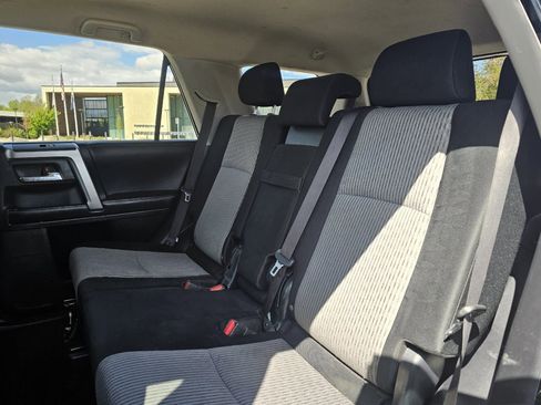 Used 2018 Toyota 4Runner SR5 AWD/4WD image 28