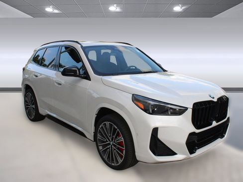 Used 2025 BMW X1 xDrive28i w/ Technology Package image 7