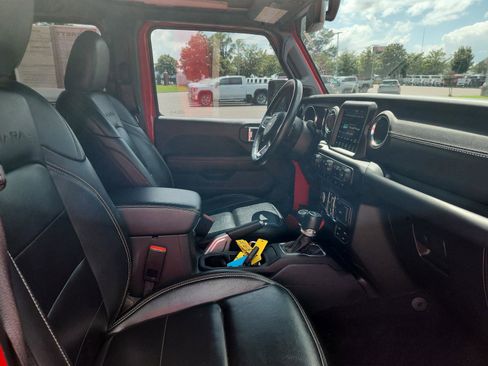 Used 2021 Jeep Wrangler Unlimited Sahara w/ Cold Weather Group AWD/4WD image 8