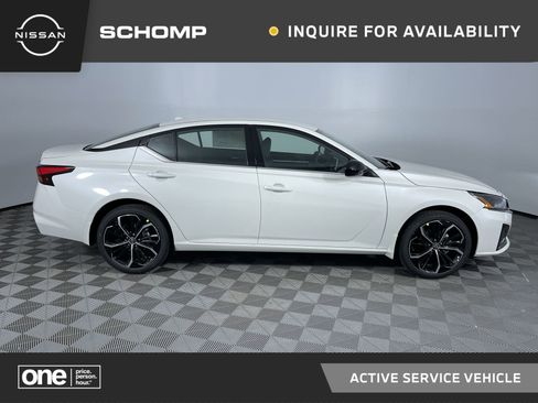 Certified 2025 Nissan Altima 2.5 SR AWD/4WD image 1