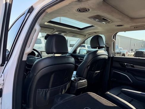 Used 2022 Kia Telluride SX w/ SX Prestige Package AWD/4WD image 10