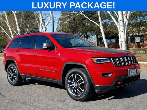 Used 2018 Jeep Grand Cherokee Trailhawk w/ Trailhawk Luxury Group image 2