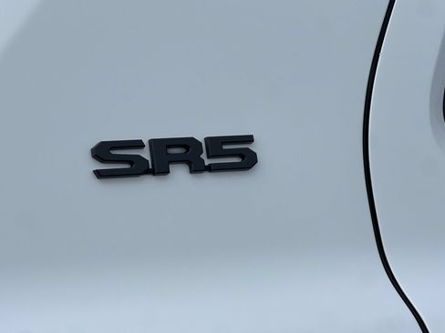 Used 2025 Toyota 4Runner SR5 AWD/4WD image 21