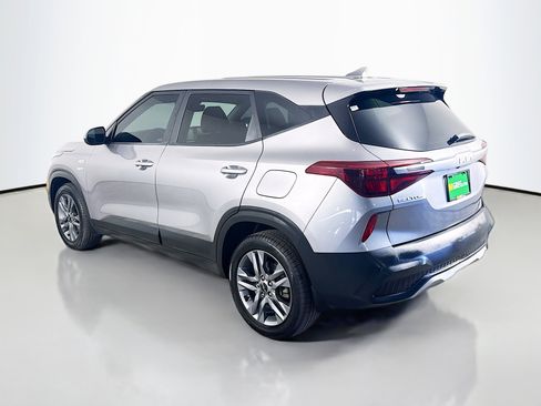 Used 2022 Kia Seltos LX image 7