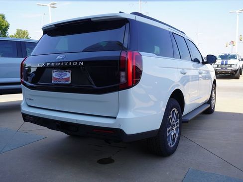 New 2026 Ford Expedition Active AWD/4WD image 12