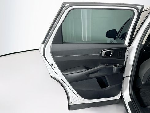 Used 2025 Kia Sorento LX FWD image 26