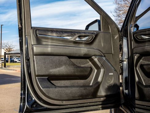 Used 2021 GMC Yukon Denali w/ Denali Ultimate Package image 33