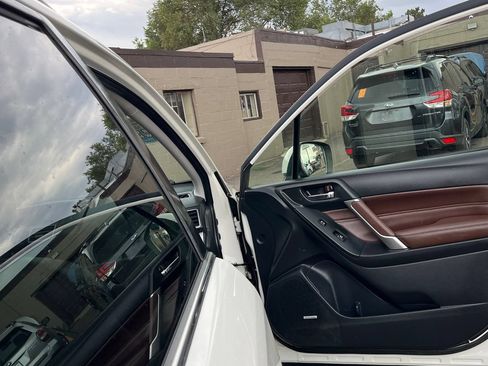 Used 2018 Subaru Forester 2.5i Touring AWD/4WD image 11