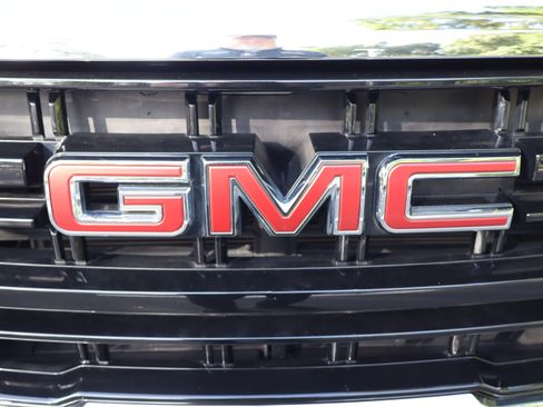 Used 2022 GMC Yukon SLE w/ Gmc Pro Safety Plus Package RWD image 42