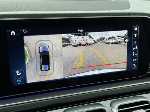 Used 2024 Mercedes-Benz GLS 580 4MATIC image 6