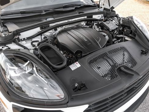 Used 2020 Porsche Macan Base image 56