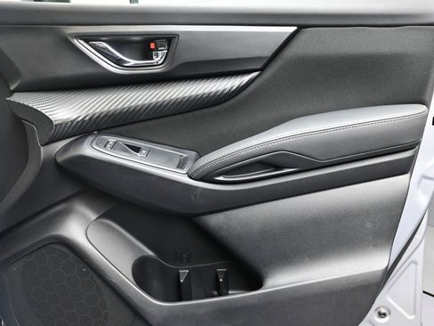 Used 2024 Subaru Ascent Premium w/ Convenience Package image 11