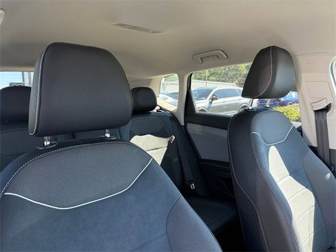 Used 2024 Volkswagen Taos SE image 24