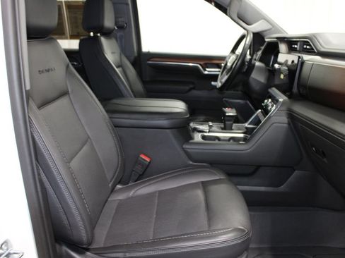 Used 2023 GMC Sierra 1500 Denali w/ Denali Reserve Package AWD/4WD image 31