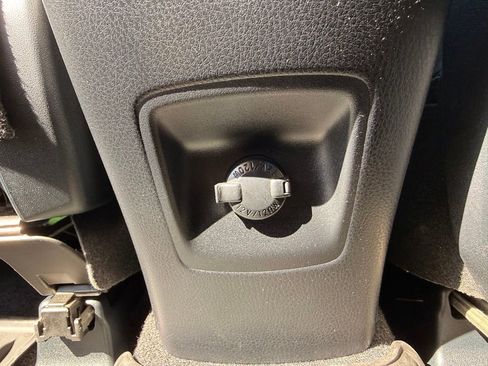 Used 2017 Toyota RAV4 AWD Hybrid image 26
