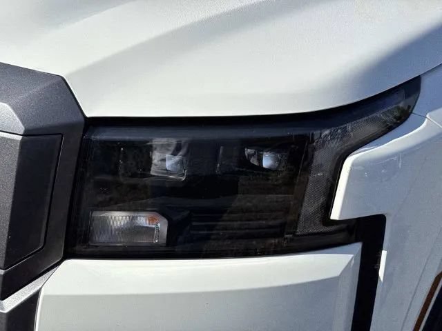 New 2027 Nissan Frontier SV RWD image 10