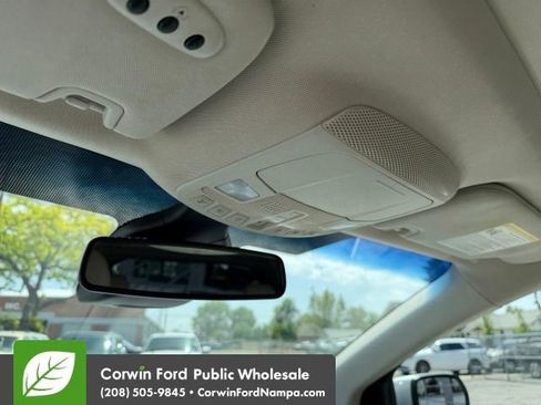 Used 2019 Ford Edge Titanium w/ Equipment Group 301A AWD/4WD image 19