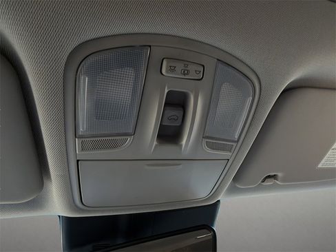 Used 2023 Hyundai Kona Limited image 28