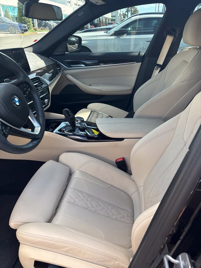 Certified 2023 BMW 530i w/ Premium Package RWD image 4