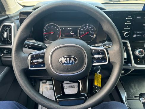 Used 2021 Kia Sorento LX AWD/4WD image 24