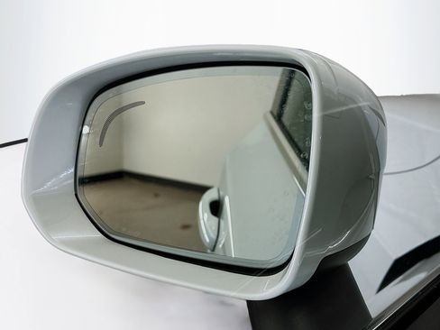 Used 2025 Volvo XC90 B5 Core image 16