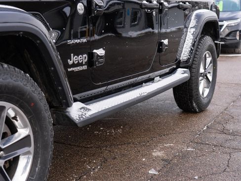 Used 2019 Jeep Wrangler Unlimited Sahara w/ Uconnect 4C Nav & Sound Group image 11