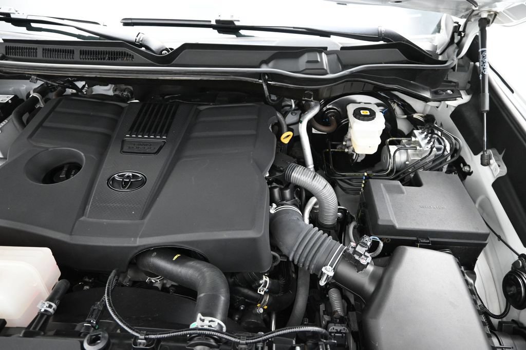 Used 2023 Toyota Tundra SR5 w/ SR5 Premium Package AWD/4WD image 30