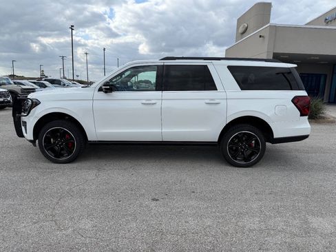 Used 2022 Ford Expedition Max Limited AWD/4WD image 2
