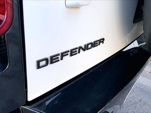 Used 2024 Land Rover Defender 130 X-Dynamic SE AWD/4WD image 30