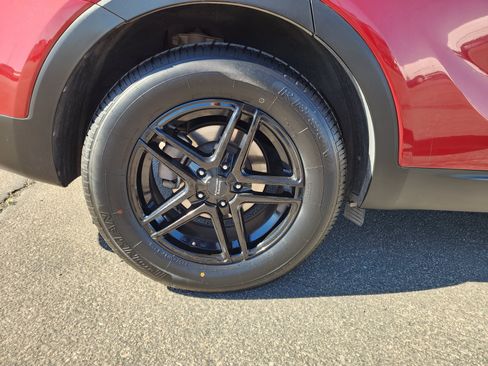 Used 2017 Kia Sorento AWD image 11