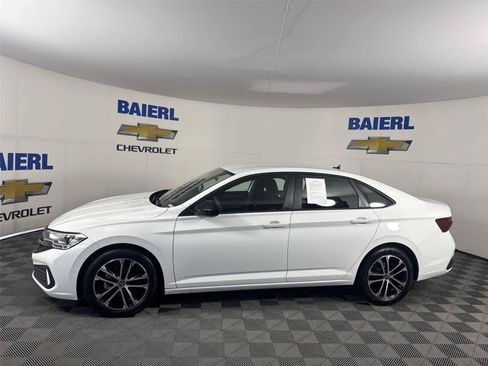 Used 2023 Volkswagen Jetta Sport FWD image 2