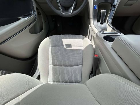 Used 2013 Chevrolet Volt w/ Enhanced Safety Package 2 FWD image 13