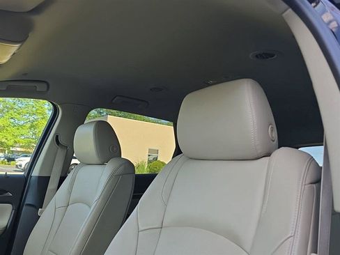 Used 2020 Buick Enclave Essence FWD image 10