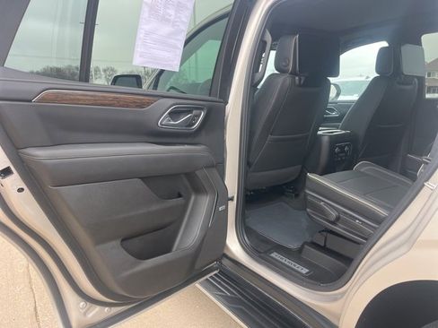 Used 2024 Chevrolet Tahoe Premier w/ Advanced Technology Package image 36