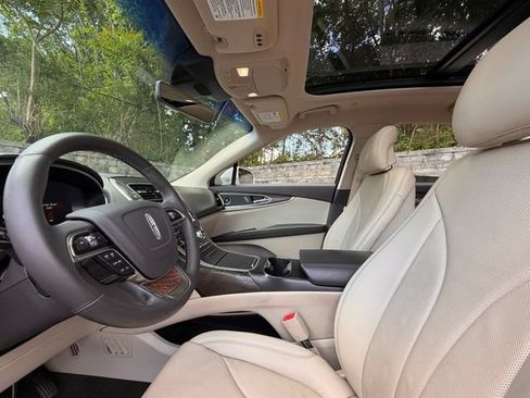 Used 2019 Lincoln Nautilus Reserve w/ Class II Trailer Tow Package FWD image 25